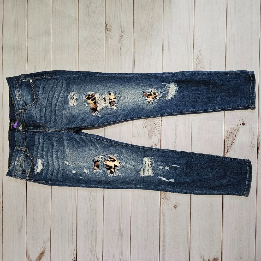 JUDY BLUE Skinny Fit Distressed Leopard Patch Jeans~Size 15/32